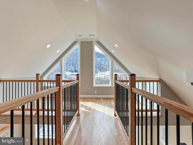 626 BLACK BEAR RD, Maurertown, VA 22644