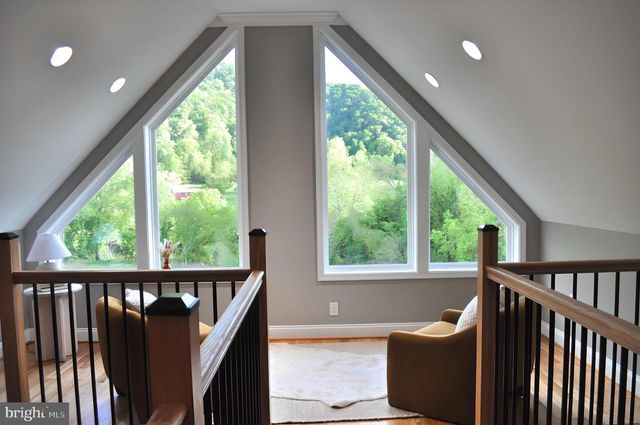 626 BLACK BEAR RD, Maurertown, VA 22644