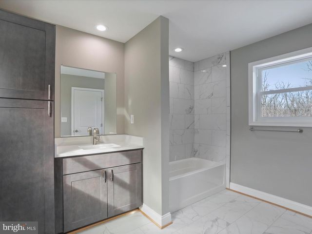 626 BLACK BEAR RD, Maurertown, VA 22644