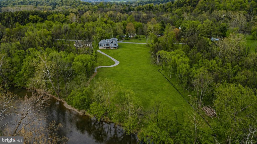 626 BLACK BEAR RD, Maurertown, VA 22644