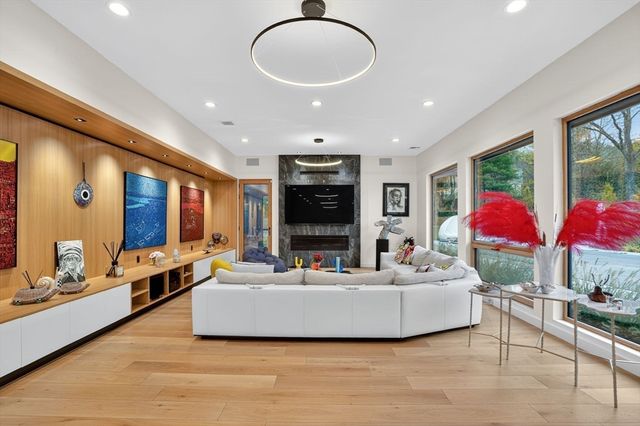 15 Myles Standish Rd, Weston, MA 02493