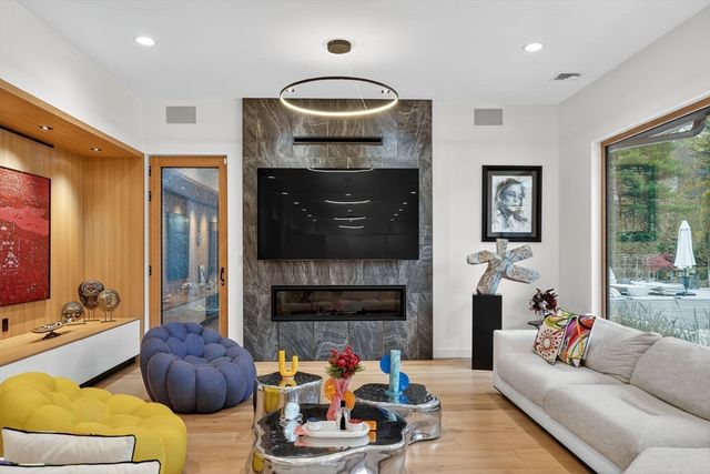 15 Myles Standish Rd, Weston, MA 02493