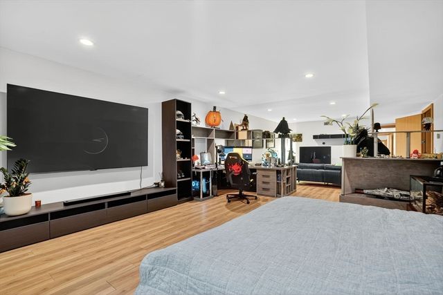 15 Myles Standish Rd, Weston, MA 02493