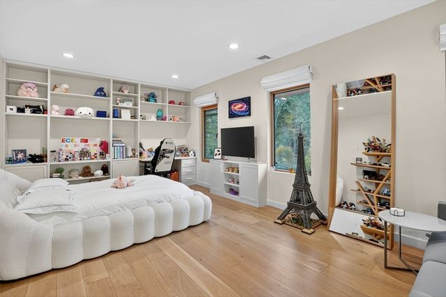 15 Myles Standish Rd, Weston, MA 02493