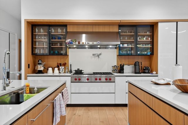 15 Myles Standish Rd, Weston, MA 02493