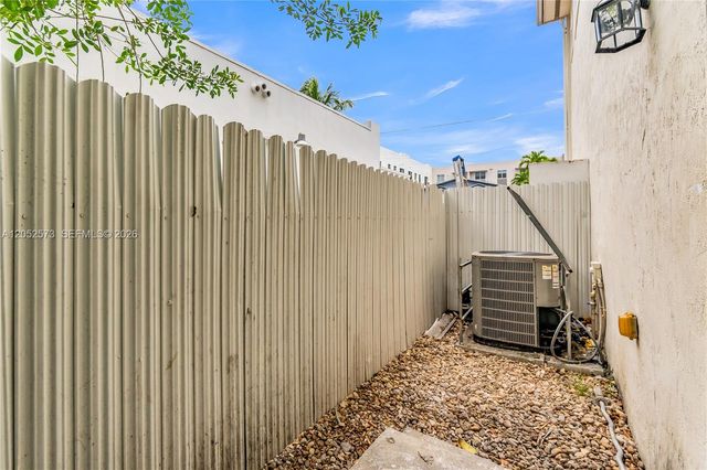 1011 SW 7th Street Miami Fl 2, Miami, FL 33130