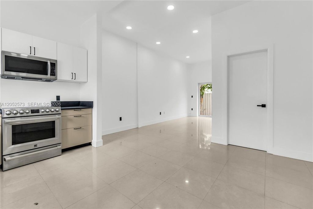 1011 SW 7th Street Miami Fl 2, Miami, FL 33130