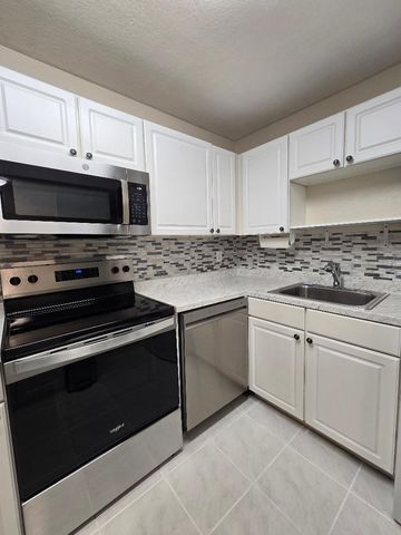 126 Sparrow Drive 22a, Royal Palm Beach, FL 33411