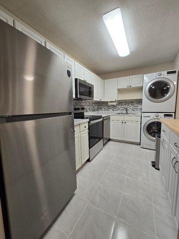 126 Sparrow Drive 22a, Royal Palm Beach, FL 33411