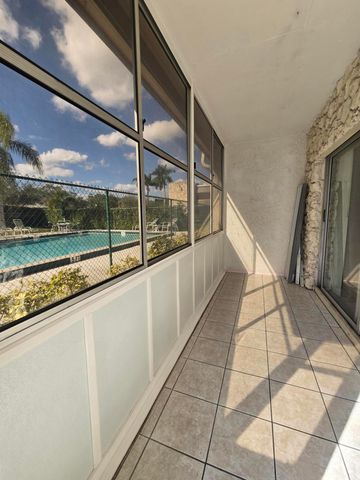 126 Sparrow Drive 22a, Royal Palm Beach, FL 33411