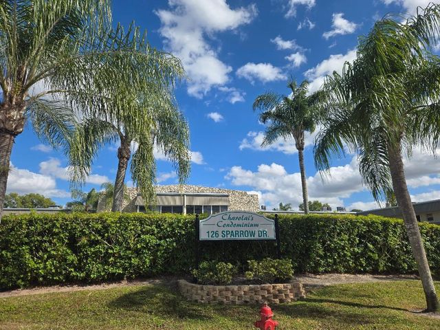 126 Sparrow Drive 22a, Royal Palm Beach, FL 33411