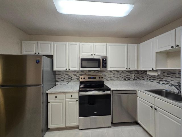 126 Sparrow Drive 22a, Royal Palm Beach, FL 33411