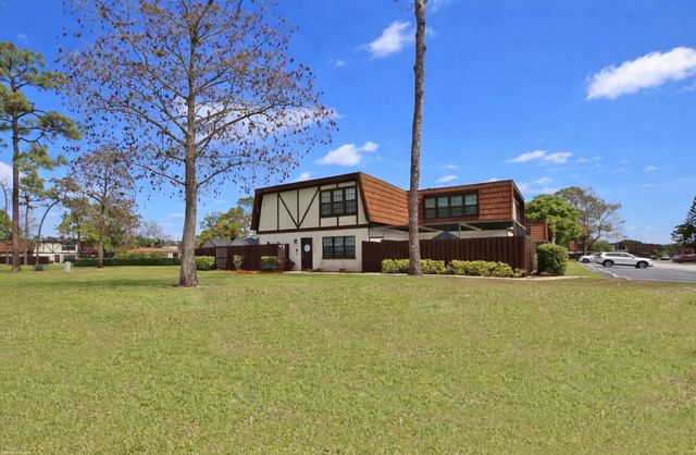 107 Weybridge Circle D, Royal Palm Beach, FL 33411