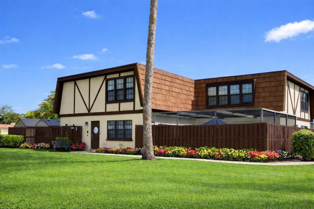 107 Weybridge Circle D, Royal Palm Beach, FL 33411