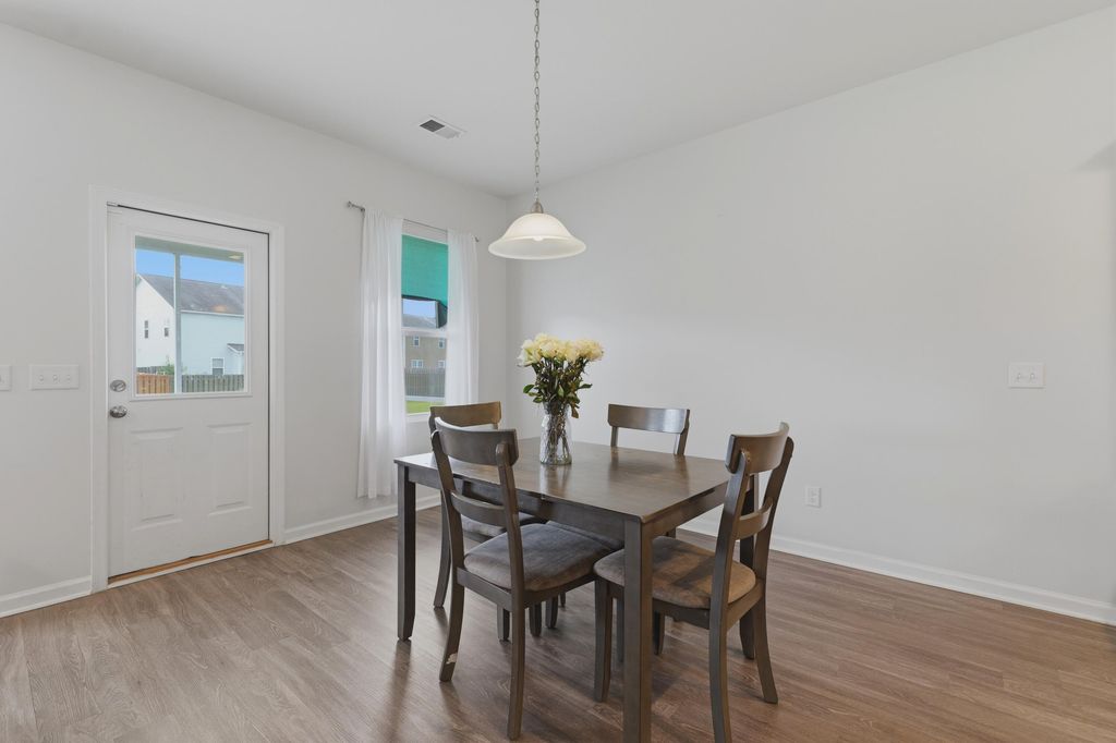 Image 13 of property listing at 437 Silent Bluff Drive, Summerville, SC 29486
