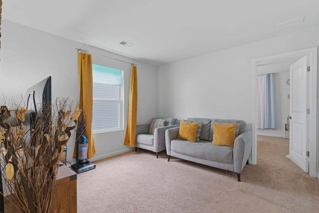 Image 18 of property listing at 437 Silent Bluff Drive, Summerville, SC 29486
