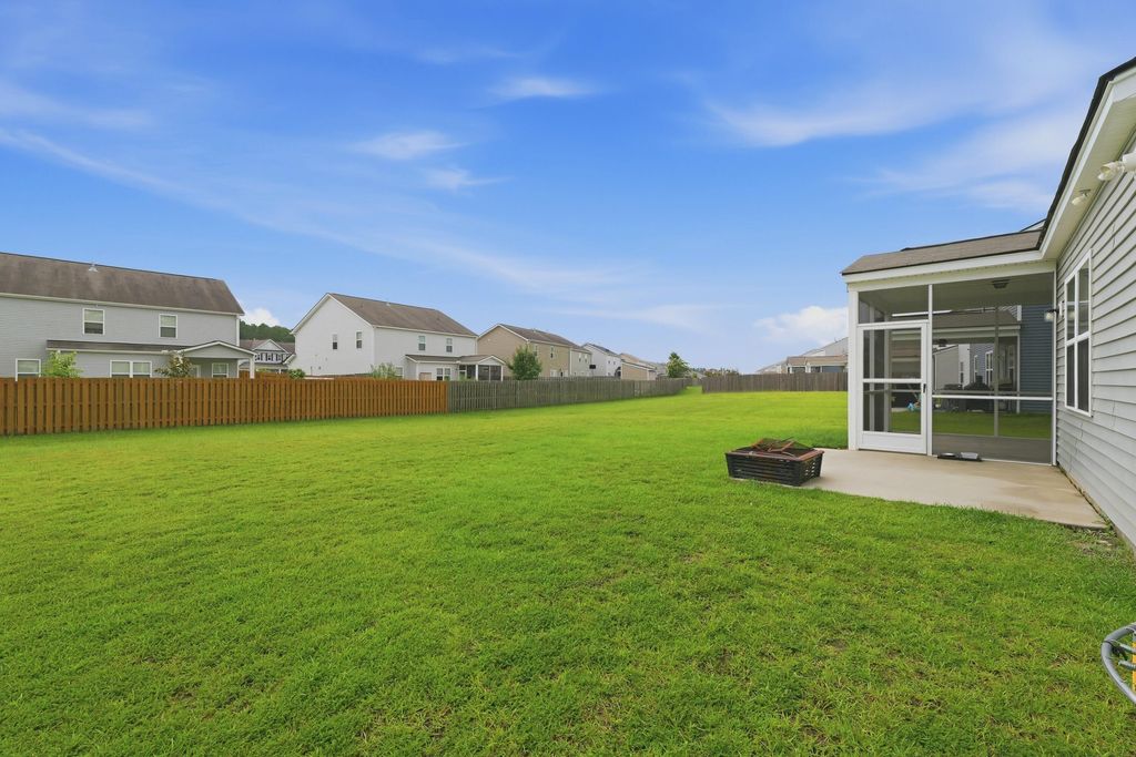 Image 31 of property listing at 437 Silent Bluff Drive, Summerville, SC 29486