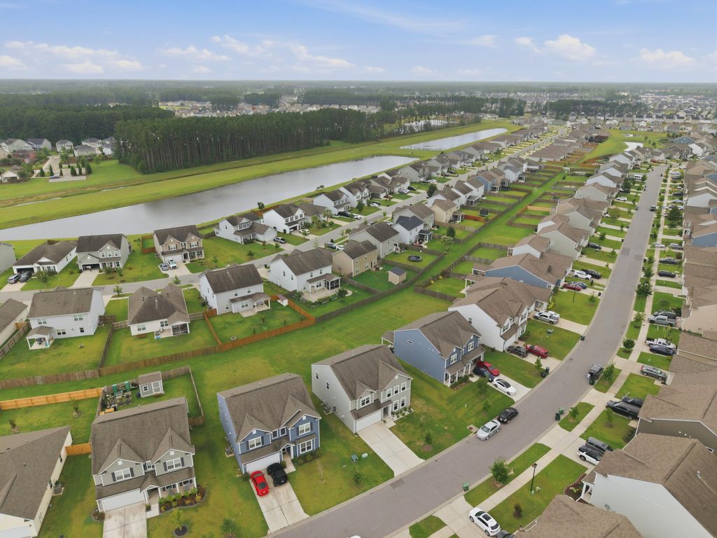 Image 33 of property listing at 437 Silent Bluff Drive, Summerville, SC 29486
