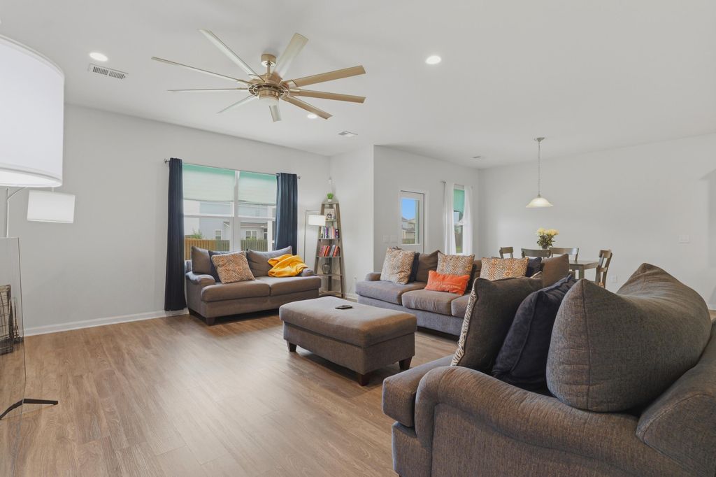 Image 9 of property listing at 437 Silent Bluff Drive, Summerville, SC 29486