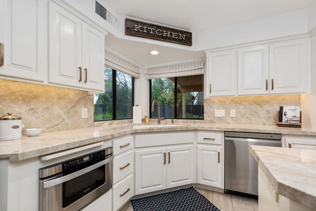 9981 N Madison Ridge Road, Fresno, CA 93720