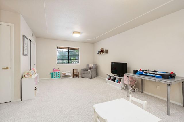 9981 N Madison Ridge Road, Fresno, CA 93720