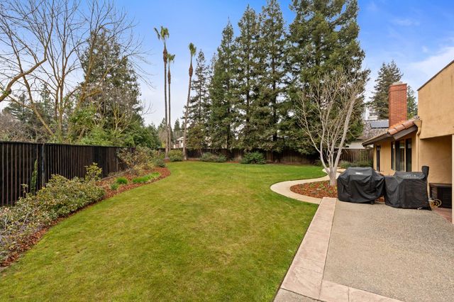 9981 N Madison Ridge Road, Fresno, CA 93720