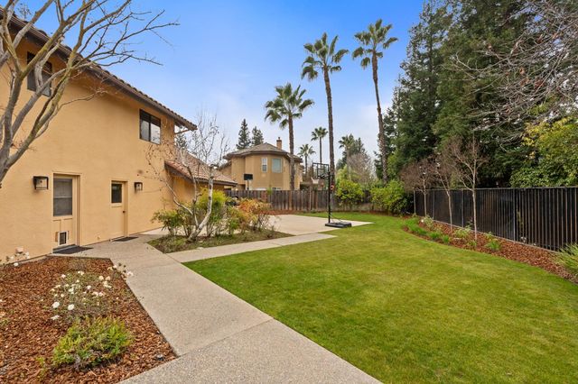 9981 N Madison Ridge Road, Fresno, CA 93720