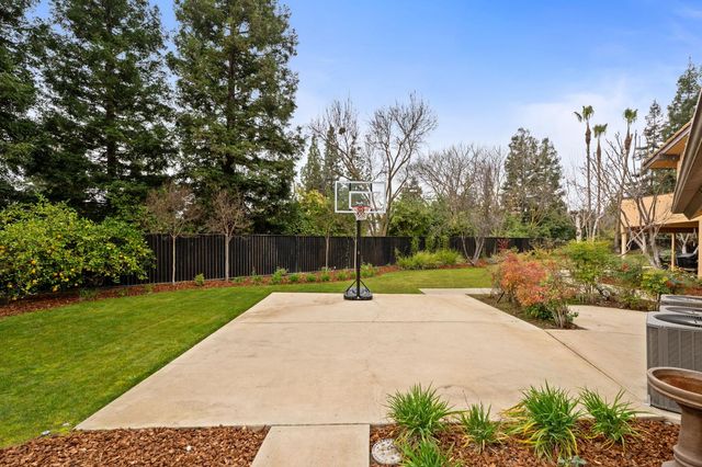 9981 N Madison Ridge Road, Fresno, CA 93720