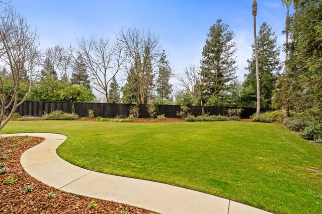 9981 N Madison Ridge Road, Fresno, CA 93720