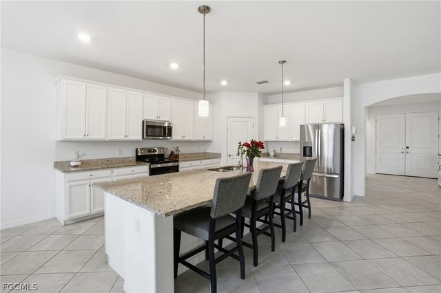 3288 Altimira DR, Fort Myers, FL 33905