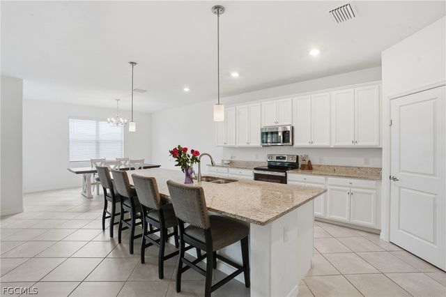 3288 Altimira DR, Fort Myers, FL 33905