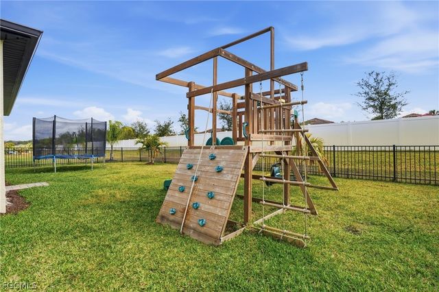 3288 Altimira DR, Fort Myers, FL 33905