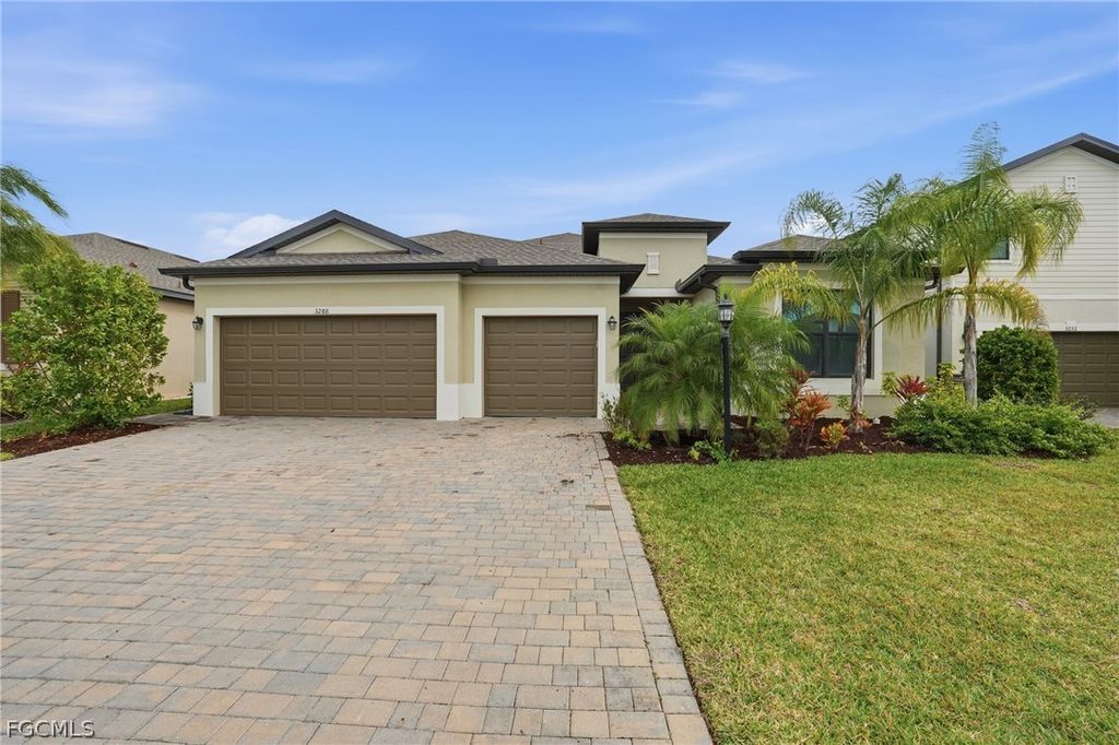 3288 Altimira DR, Fort Myers, FL 33905