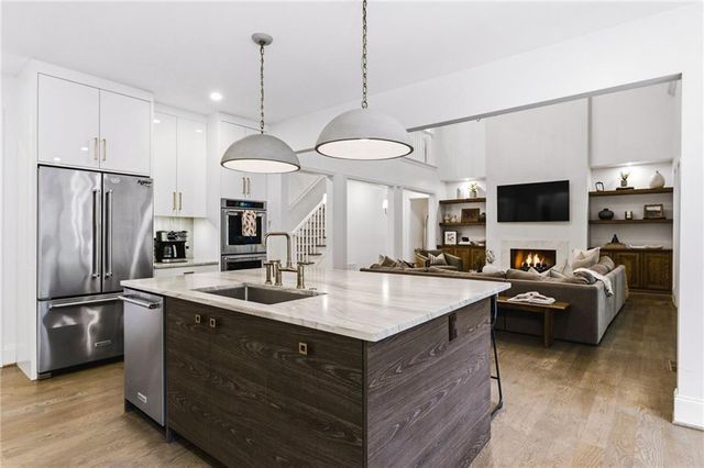 5055 Old Oak Trace, Roswell, GA 30075