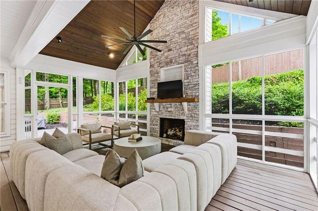 5055 Old Oak Trace, Roswell, GA 30075