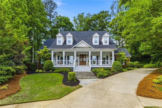 5055 Old Oak Trace, Roswell, GA 30075