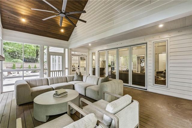 5055 Old Oak Trace, Roswell, GA 30075