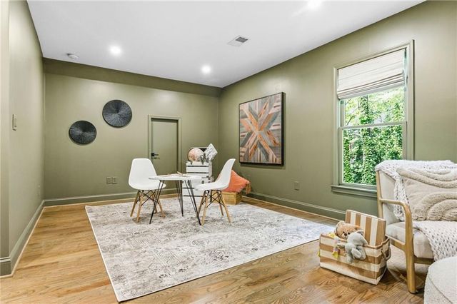 5055 Old Oak Trace, Roswell, GA 30075