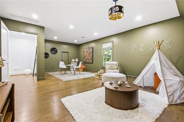 5055 Old Oak Trace, Roswell, GA 30075