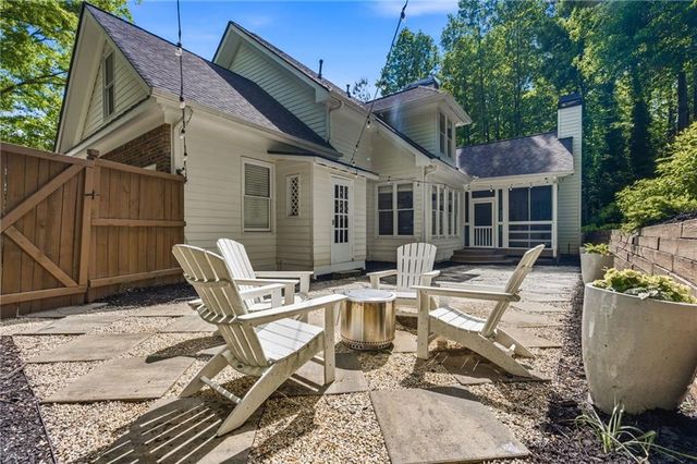 5055 Old Oak Trace, Roswell, GA 30075