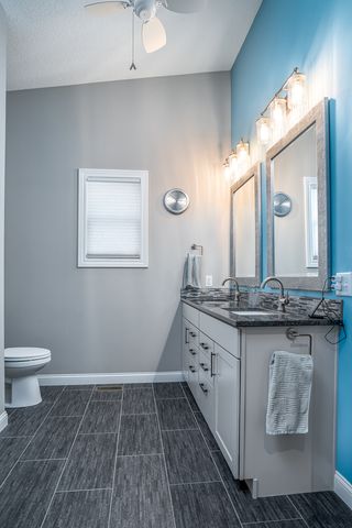1455 W 39th Street, Davenport, IA 52806