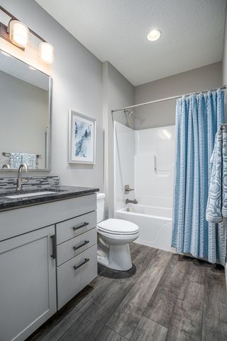 1455 W 39th Street, Davenport, IA 52806