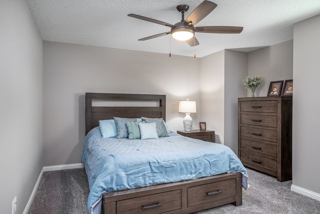 1455 W 39th Street, Davenport, IA 52806