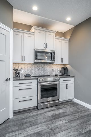 1455 W 39th Street, Davenport, IA 52806
