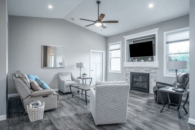 1455 W 39th Street, Davenport, IA 52806