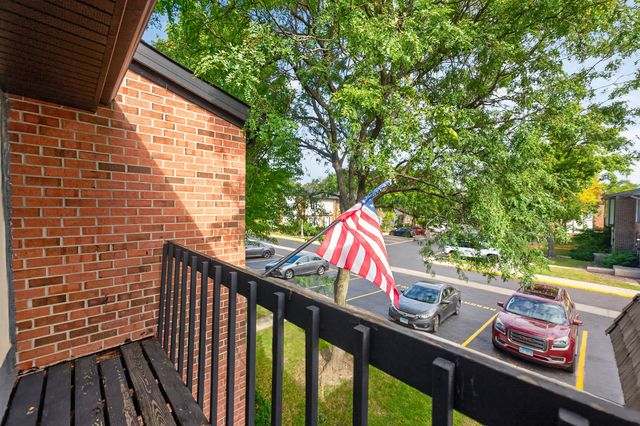 6 Cypress Square, Elgin, IL 60123