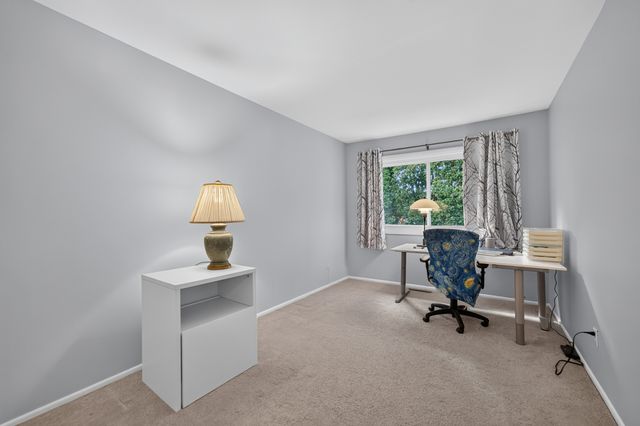 6 Cypress Square, Elgin, IL 60123