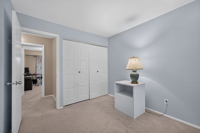 6 Cypress Square, Elgin, IL 60123