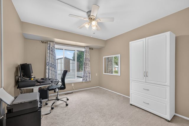 6 Cypress Square, Elgin, IL 60123