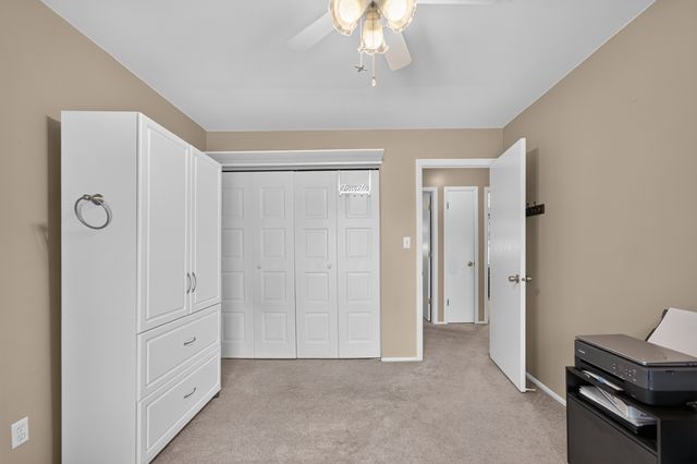 6 Cypress Square, Elgin, IL 60123